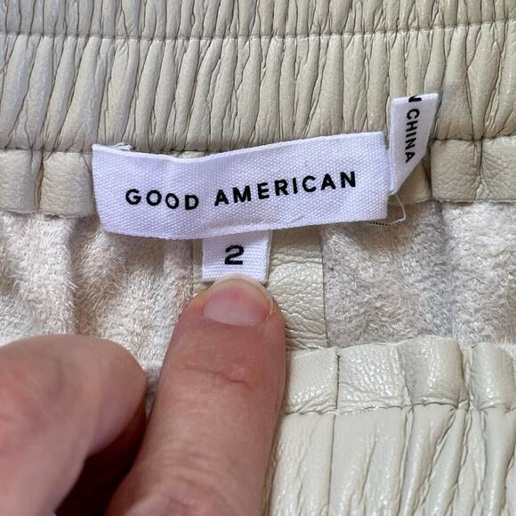Good American Women's Better Than Leather Shorts Color Bone Size 2 - Picture 9 of 11